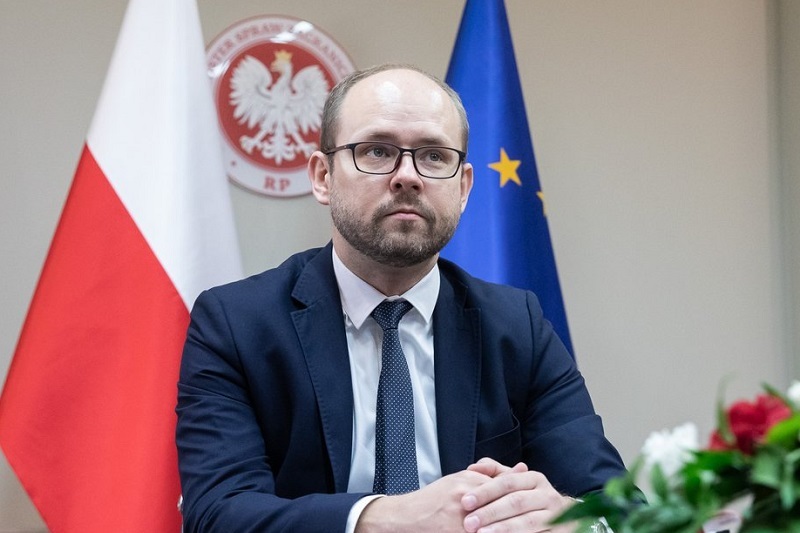 Инициативу о предоставлении Украине статуса кандидата в ЕС поддерживают 10 стран - замглавы МИД Польши