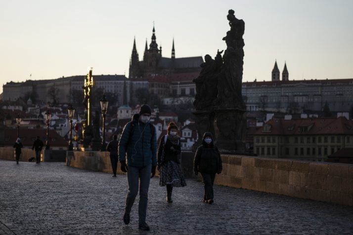 Чехия снимает все ограничения на поездки в соседнюю Австрию, Германию и Венгрию