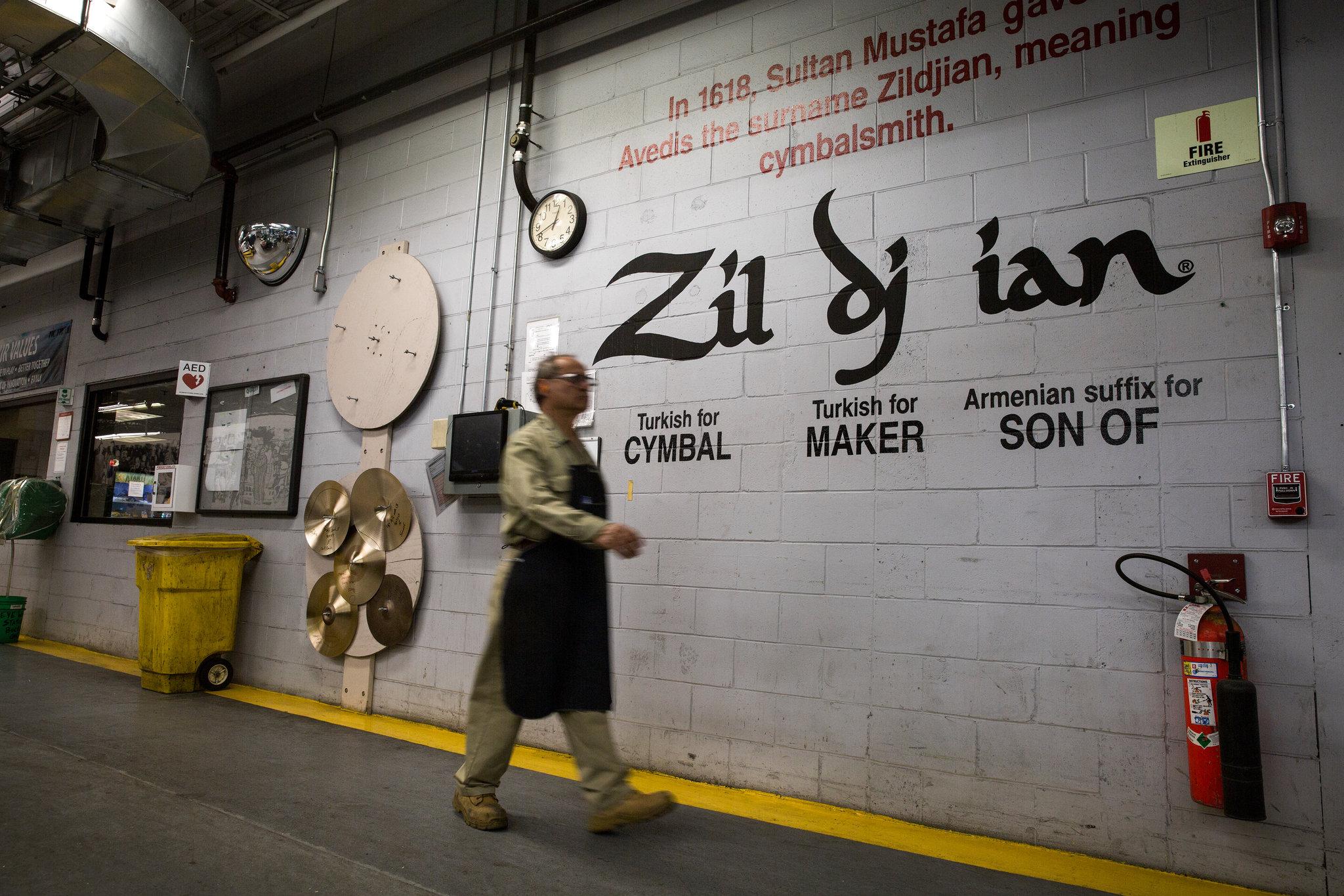 История бренда Zildjian: как армянский алхимик Аведис искал золото для себя, а нашел его для всех музыкантов мира