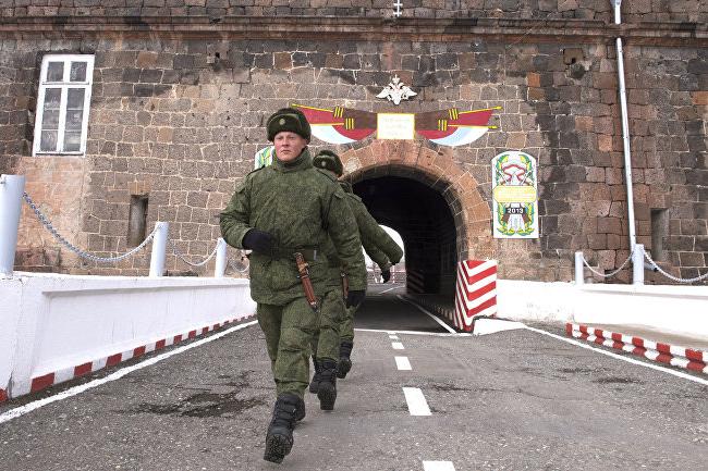 Драка с поножовщиной: в Гюмри ранен служащий российской базы