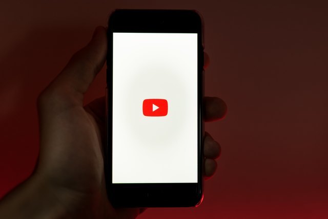 Youtube экспериментирует с новой функцией, которая позволит записывать 15-секундные видеоролики