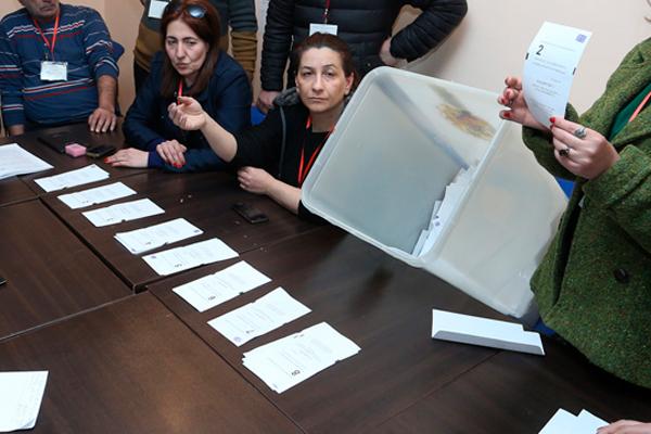 Подсчитано 68% бюллетеней: в новый парламент Армении проходят 4 политические силы