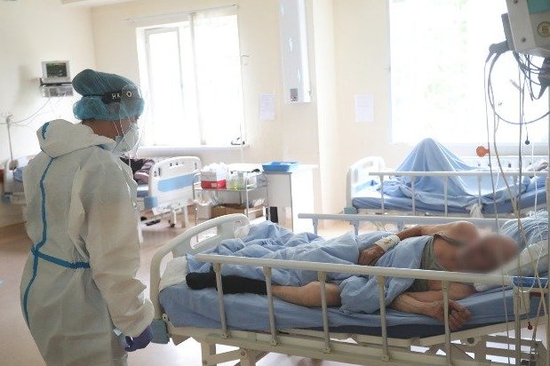 За месяц число новых случаев коронавируса в мире сократилось на четверть