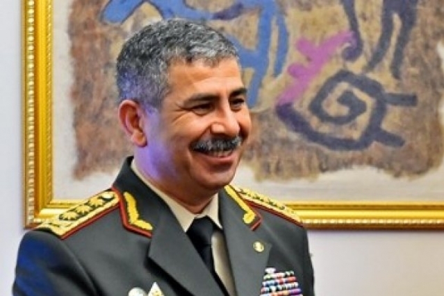 Министр обороны Азербайджана отправится в Иран