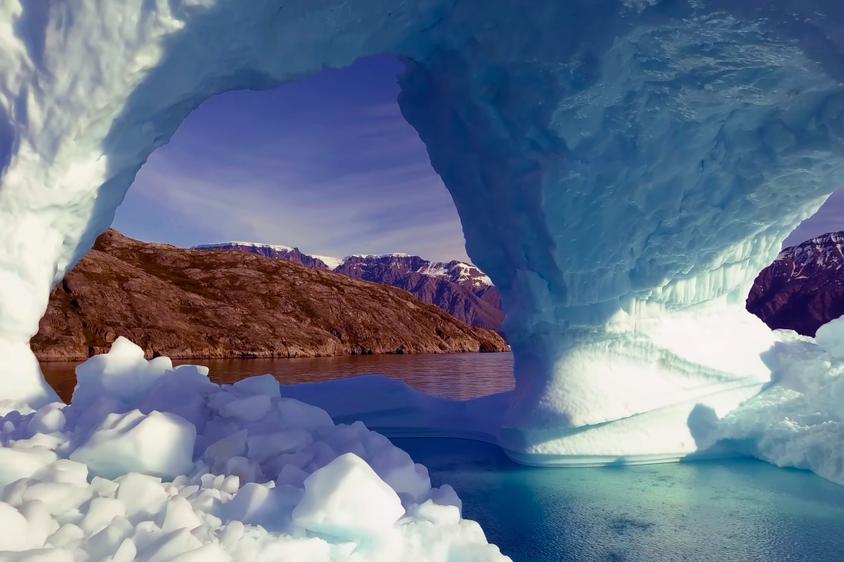 Всего за один день: в Гренландии растаяло 11 миллиардов тонн льда 