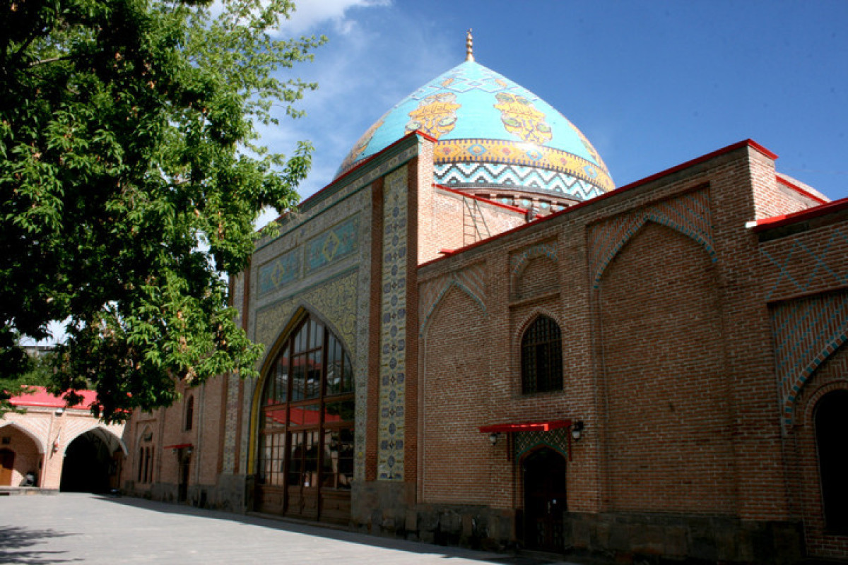 В Азербайджане требуют «перестать называть Голубую мечеть в Ереване иранской»