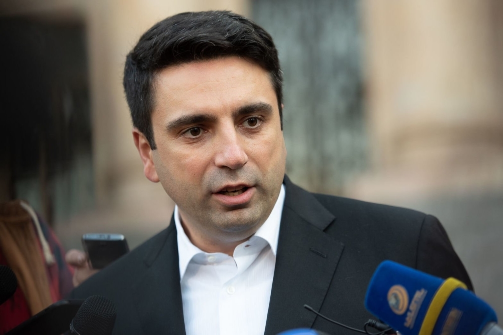 В таинственных намеках нет нужды. Ален Симонян ответил Первому президенту Армении