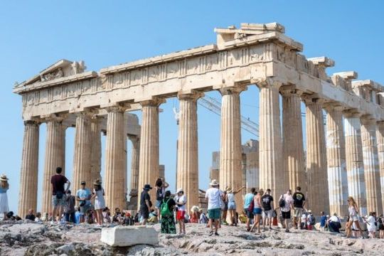 После 17 лет судебных споров: Великобритания вернет в Грецию сотни похищенных древних артефактов