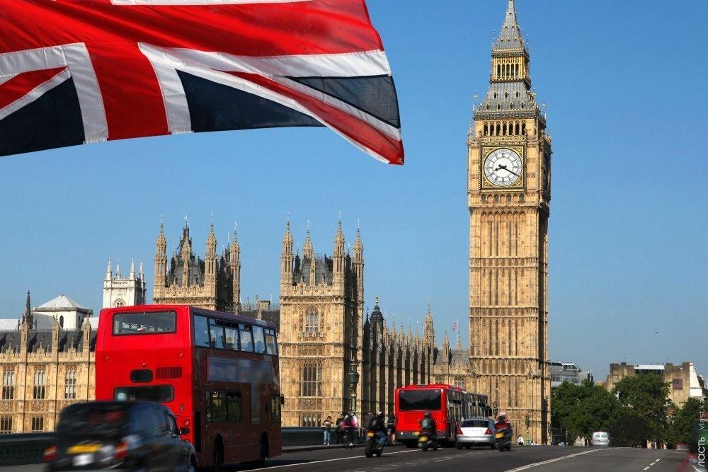 В Великобритании правительство будет выплачивать зарплату потерявшим работу