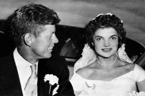 Джон и Жаклин Кеннеди: неидеальная пара, которая, тем не менее, вошла в историю как выдающиеся лидеры и преданные друг другу люди