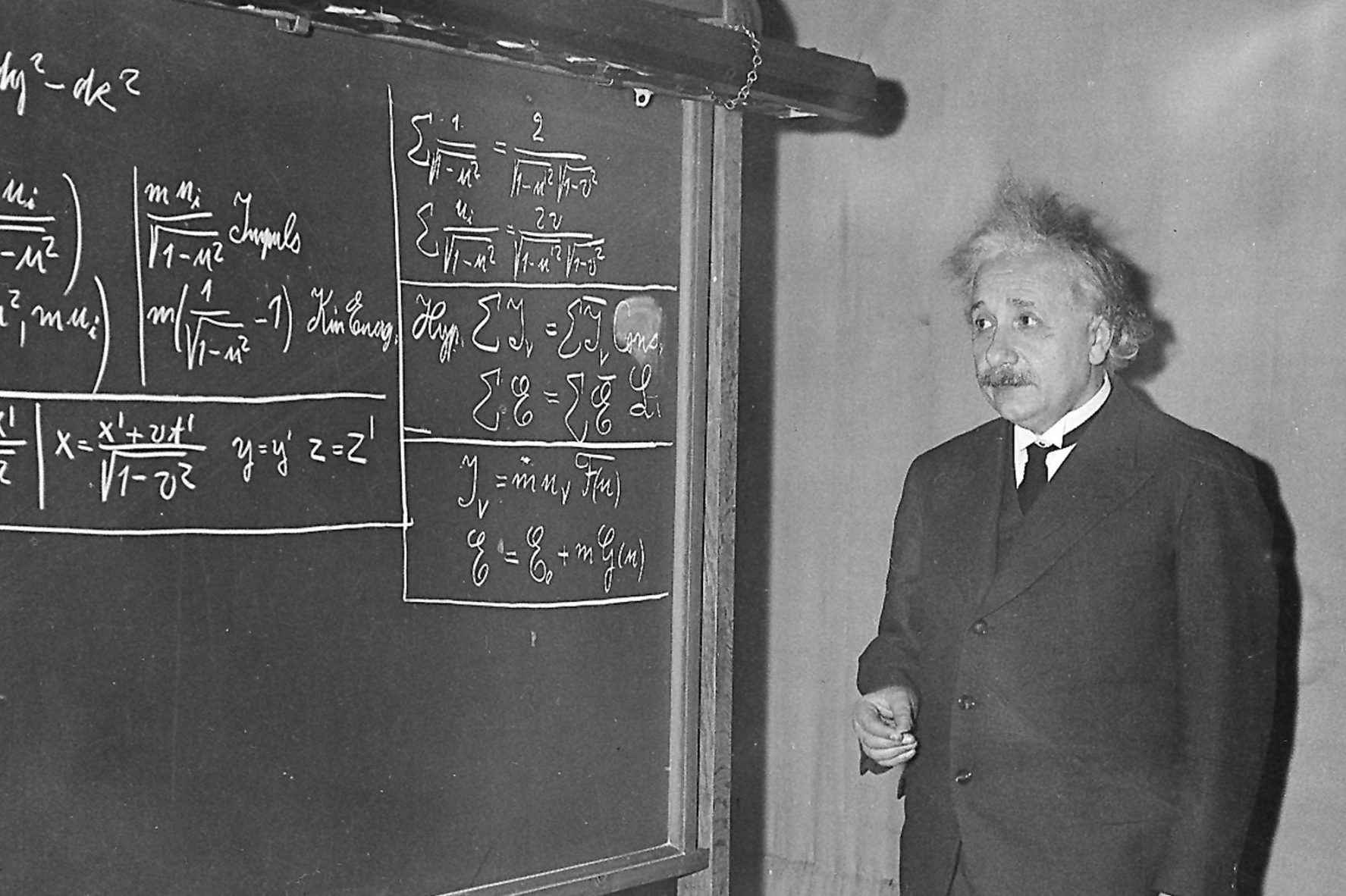 Как это было: 117 лет назад Альберт Эйнштейн описал основы специальной  теории относительности, ставшей основой современной физики - RadioVan.fm