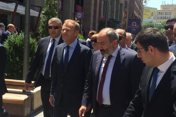 Короткий, но насыщенный: визит председателя Евросовета Дональда Туска в Ереван – в обзоре Deutsche Welle