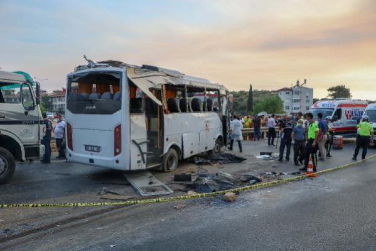 В Турции автобус с туристами попал в ДТП