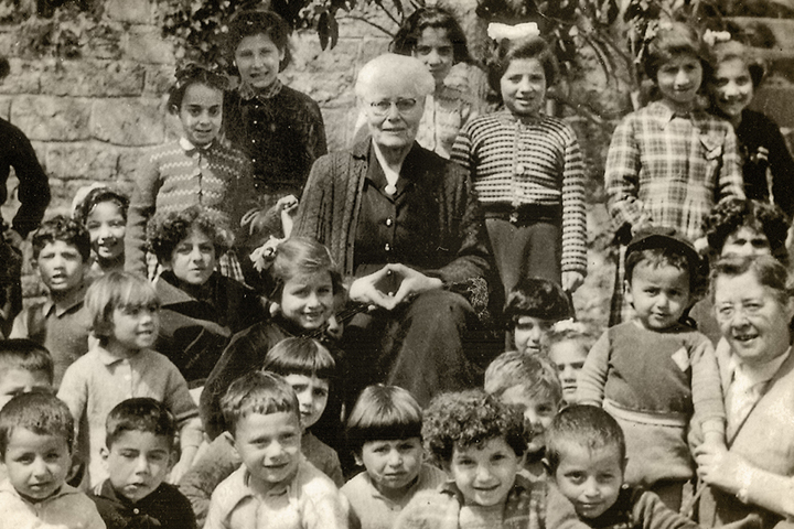 Шестьсот страниц душераздирающих воспоминаний: миссия Марии Якобсен – мамы тысячи детей