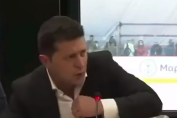 Испугавшийся Зеленский попал на видео