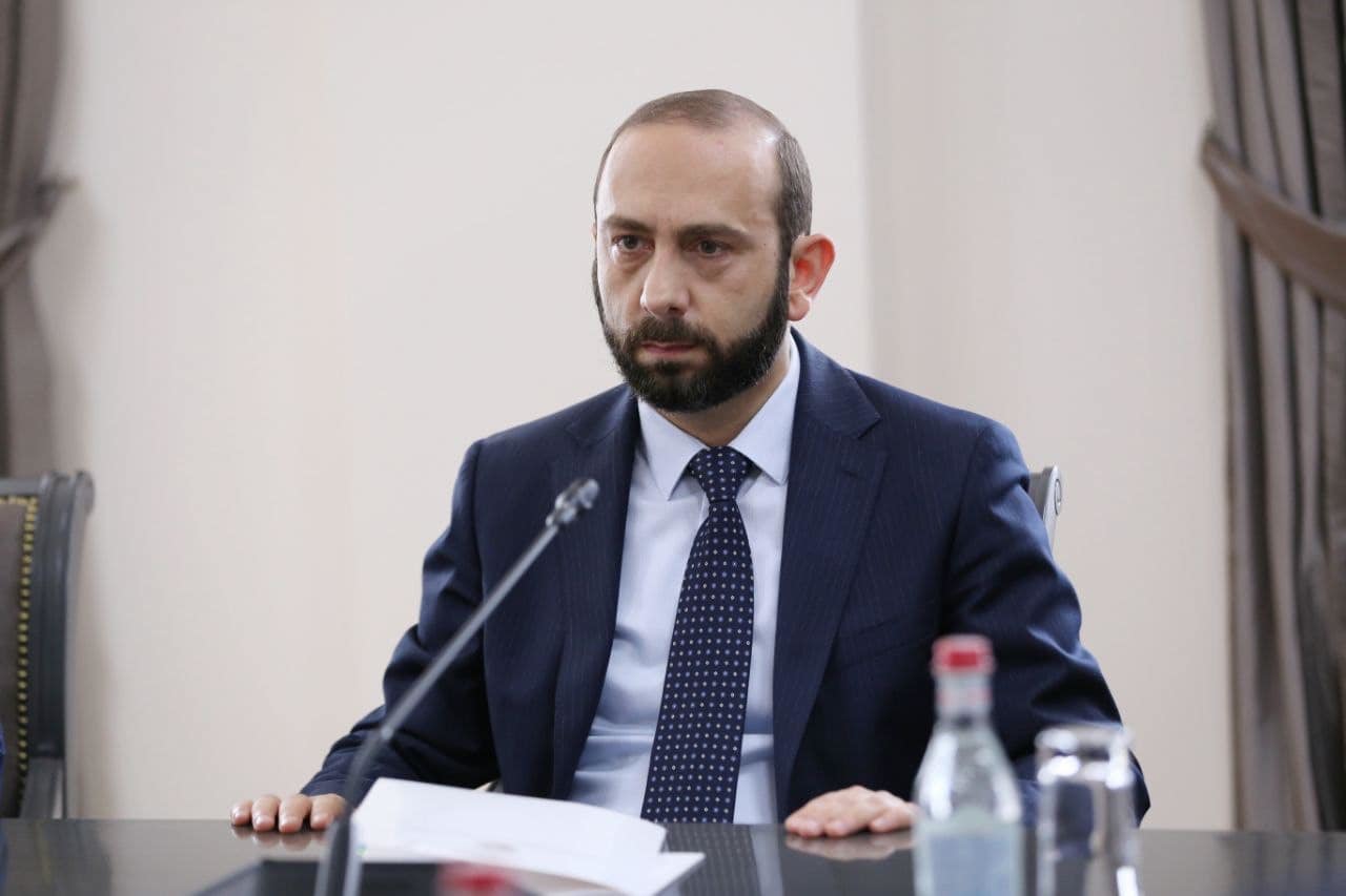 Հայաստանը շարունակում է հավատալ, որ ռուսական խաղաղապահ առաքելությունն ի վիճակի է վերականգնել նոյեմբերի 9-ով հաստատված ստատուս քվոն․ Միրզոյանը՝ Լավրովին