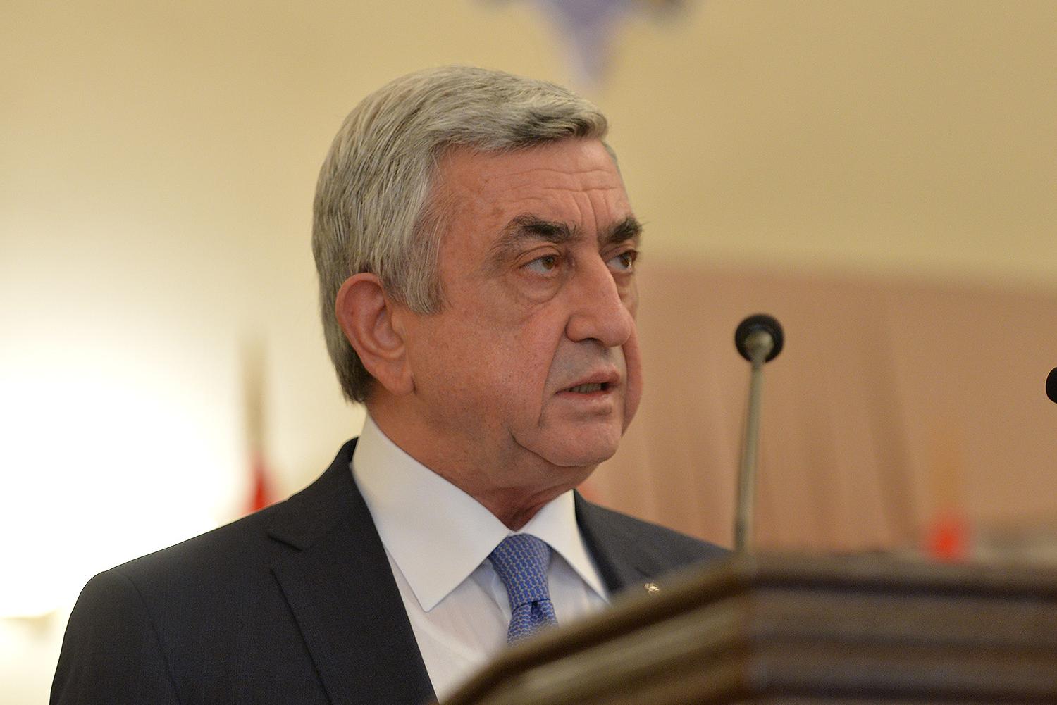Նախագահը հորդորում է հավատարիմ լինել Սահմանադրության տառին և ոգուն 