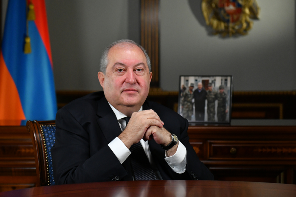 Նախագահ Սարգսյանն առարկություններով վերադարձրել է Օնիկ Գասպարյանին ազատելու՝ վարչապետի հրամանագրի նախագիծը