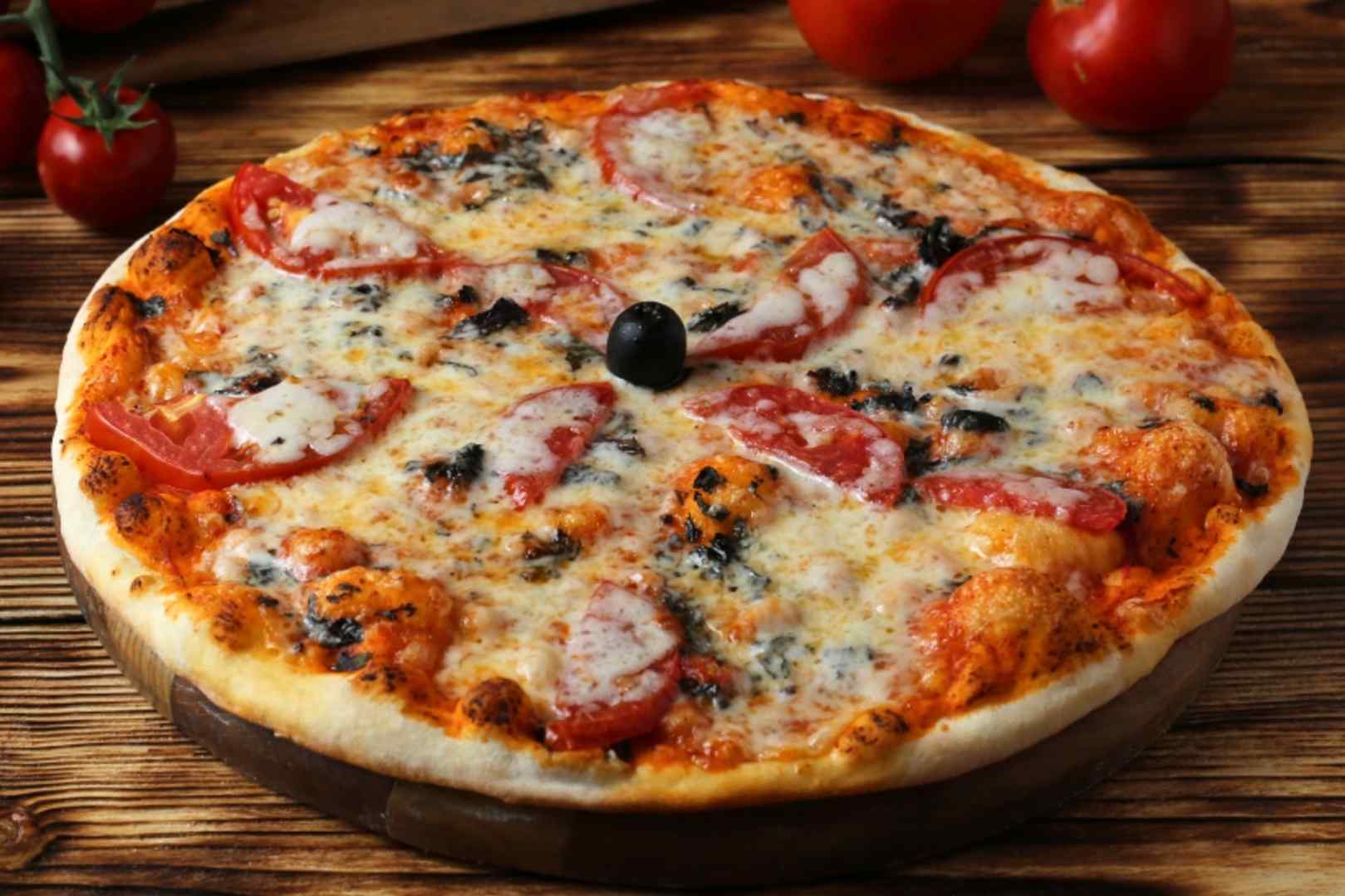 Одно из самых почитаемых блюд во всём мире: сегодня Международный день пиццы