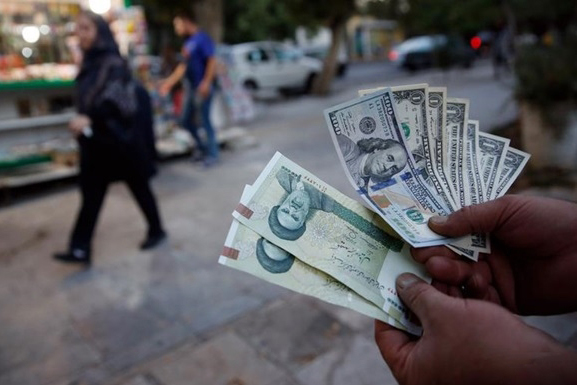 Вместо риала: в Иране ввели новую национальную валюту – томан 