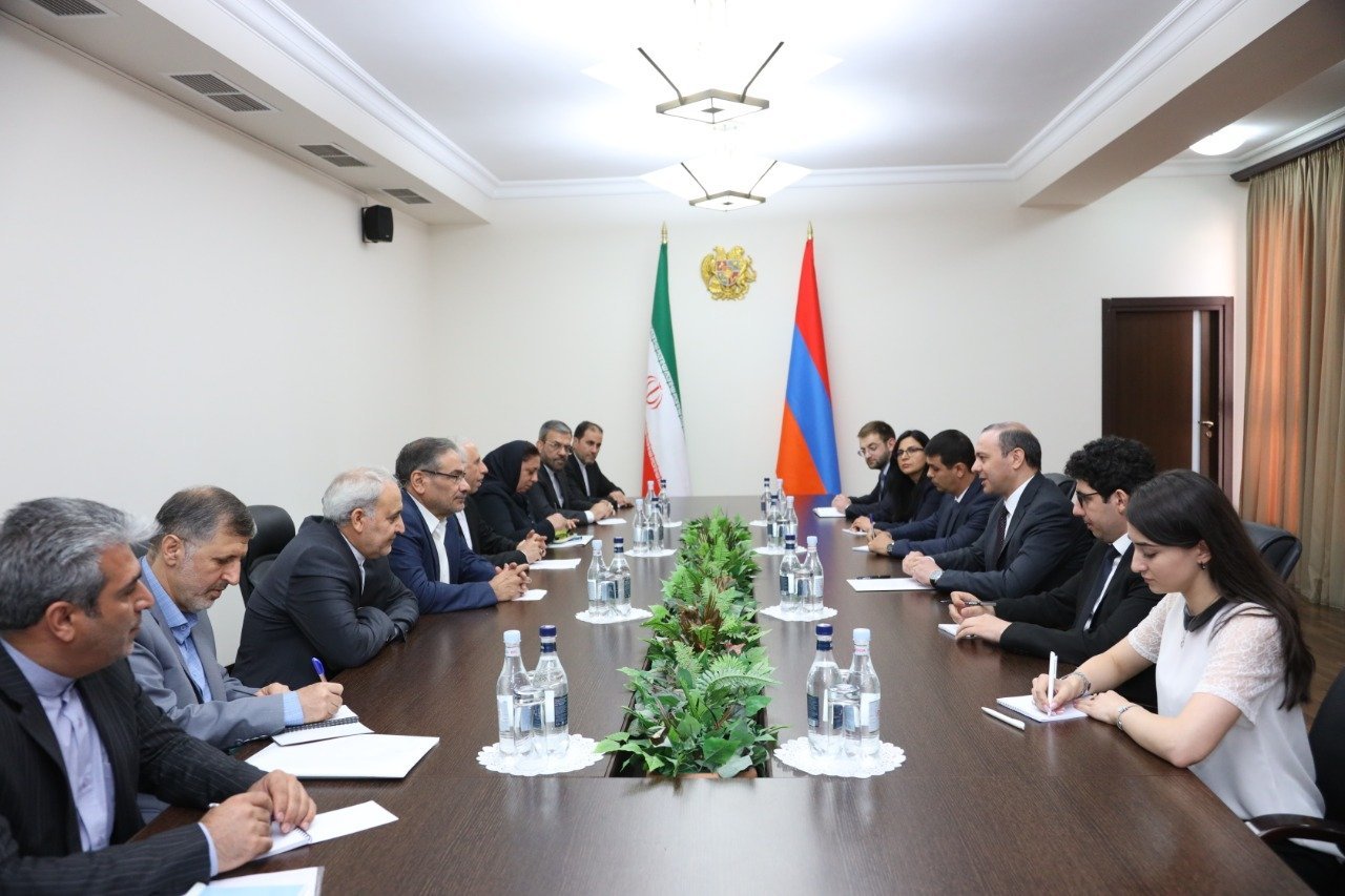 Հայ-ադրբեջանական հարաբերությունների կարգավորման գործընթացում միջանցքային տրամաբանությամբ որևէ հարց չի քննարկվում․ Գրիգորյանը՝ Իրանի ԱԽ քարտուղարին