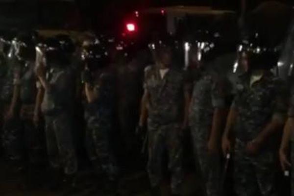 Ոստիկանական ուժերի ակտիվացում՝ Խորենացի փողոցում 