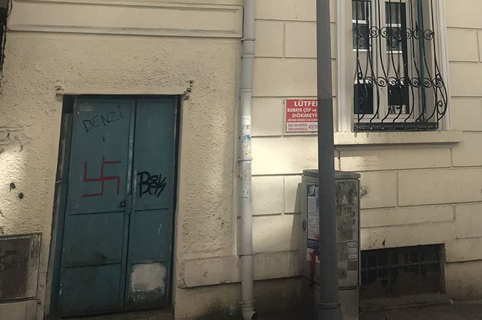 Армянская школа в Стамбуле подверглась акту вандализма