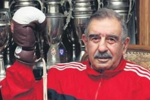 «Երկաթե բռունցք». մահացել է Կարպիս Զաքարյանը` Թուրքիայի 1-ին պրոֆեսիոնալ բռնցքամարտիկը 