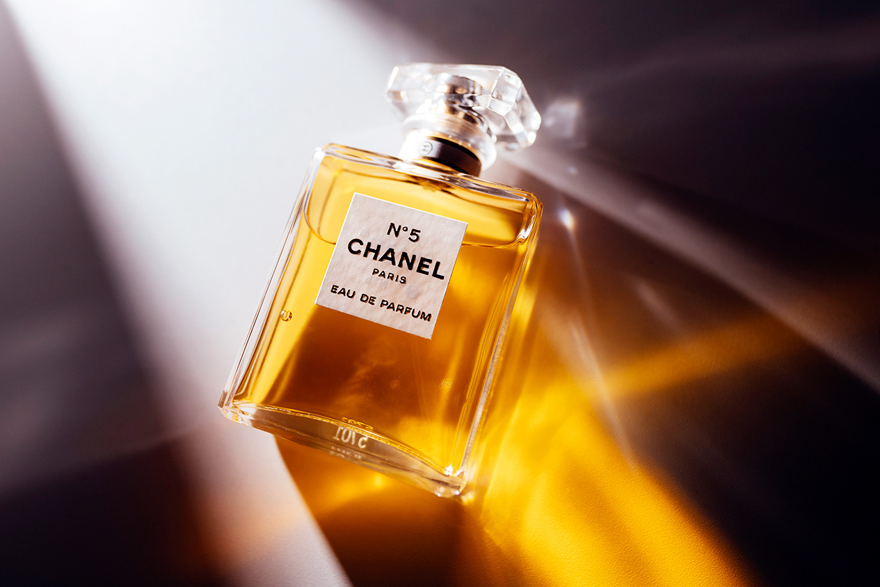 Эстетический код: как Chanel #5 стал главным ароматом в истории парфюмерии