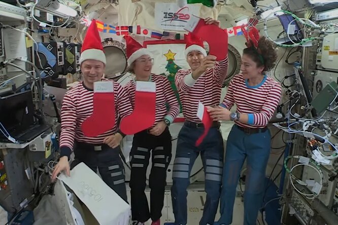 Санта-Клаус получил спецразрешение на посещение МКС: он отправится он туда на собственном корабле под названием StarSleigh-1