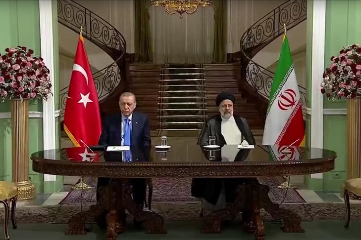 В Тегеране подписаны 8 соглашений между Турцией и Ираном