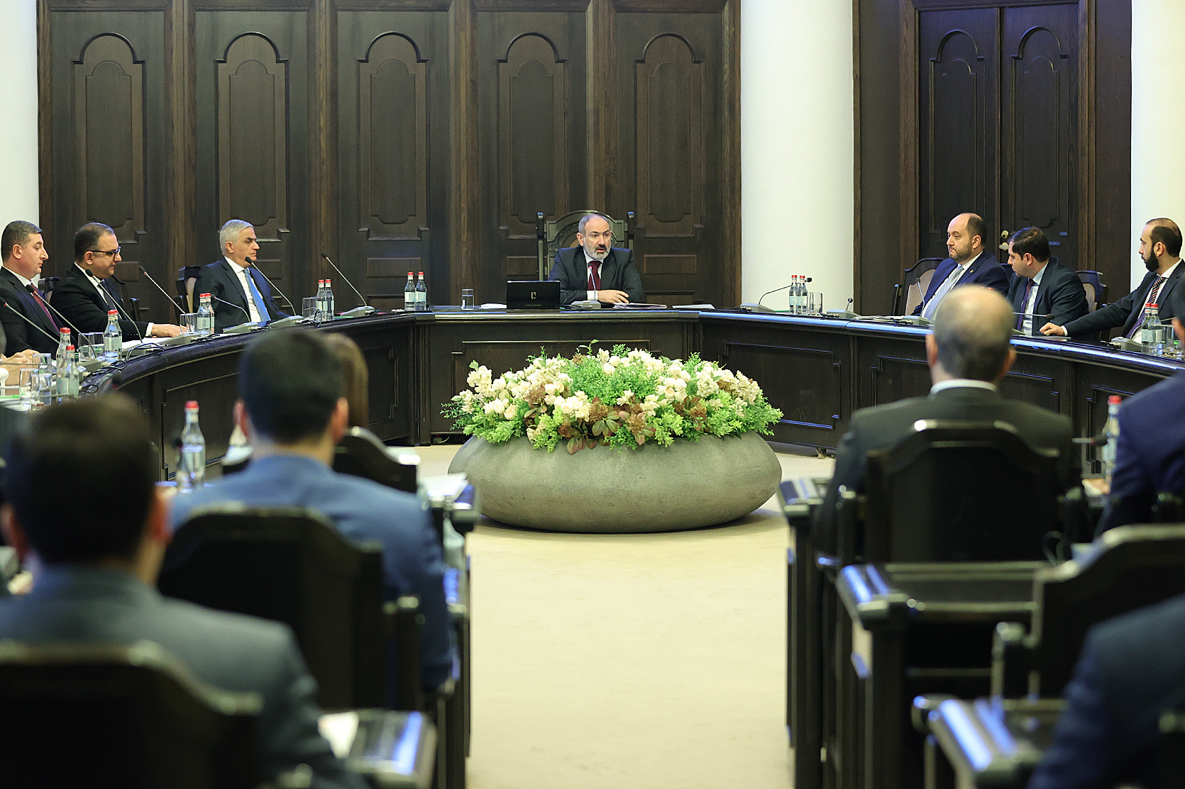 «Արցախի հայ բնակչությունը ամեն օր ահաբեկվում է, և դրա նպատակը մարդկանց իրենց հայրենիքից տեղահանելն է․ սա տեղի է ունենում խաղաղապահների աչքի առաջ»․ Փաշինյան