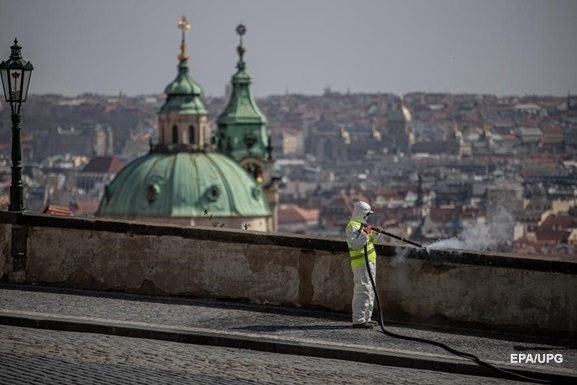 Рекордный прирост: чешские медики четвертые сутки подряд регистрируют более тысячи новых случаев заражения