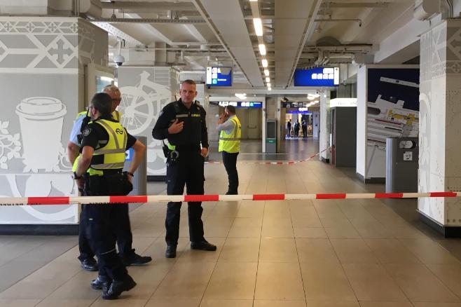 Мужчина, ранивший ножом американских туристов на вокзале в Амстердаме, мстил за 
