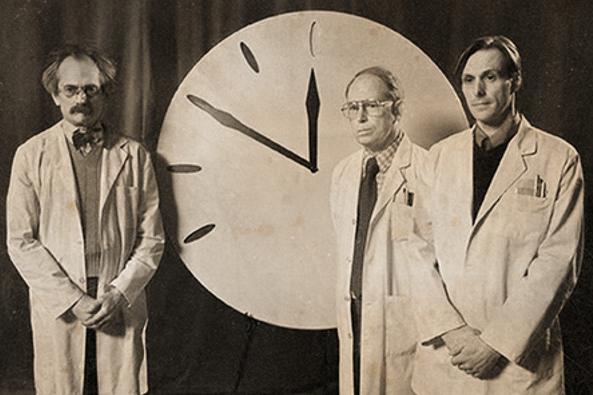 Часы Судного дня: зачем лауреаты Нобелевской премии и ученые-атомщики создали часы, которые уже более 70 лет пророчат конец света? 