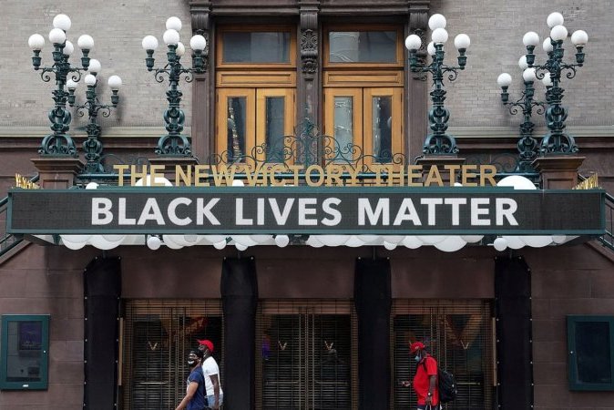 Бродвейские театры останутся закрытыми до 2021 года
