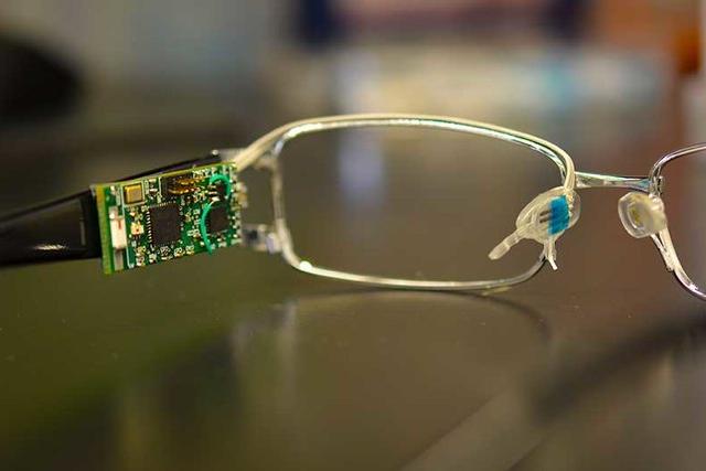 Медицина будущего: ученые разработали очки, способные измерять уровень сахара в крови человека, больного диабетом и не только