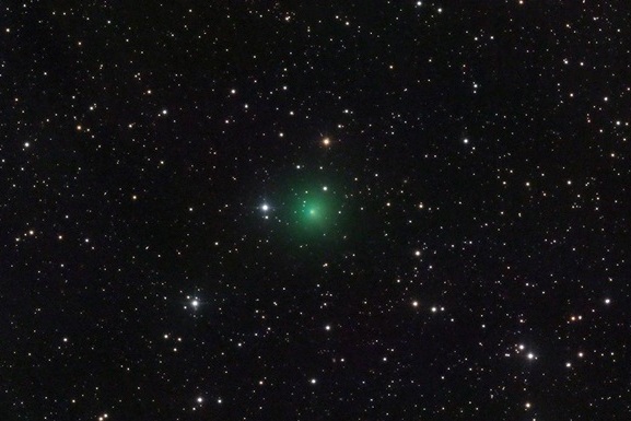Над Землей пролетит крупная комета, которую астрономы назвали «кометой века»