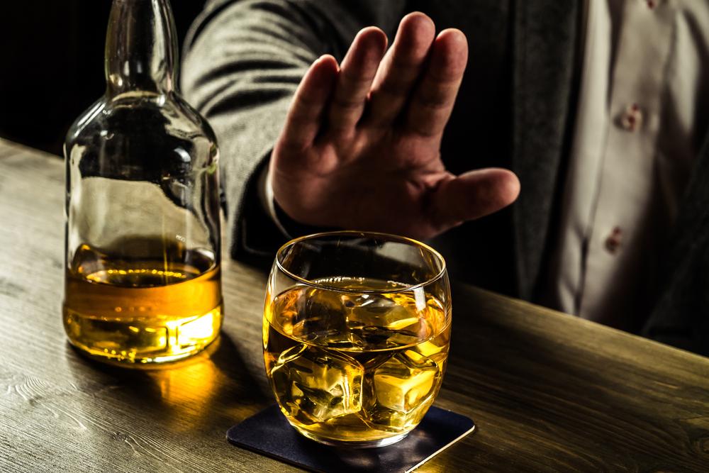 Ученые доказали, что никогда не употреблявшие алкогольные напитки люди являются самыми психически здоровыми 