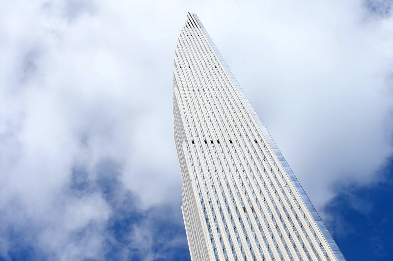 Нью-Йорке появилось одно из самых необычных зданий в мире — башня-игла