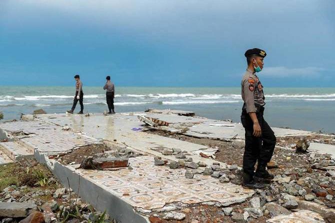 Из-за повышения уровня моря, вызванного изменением климата, в Индонезии два острова ушли под воду