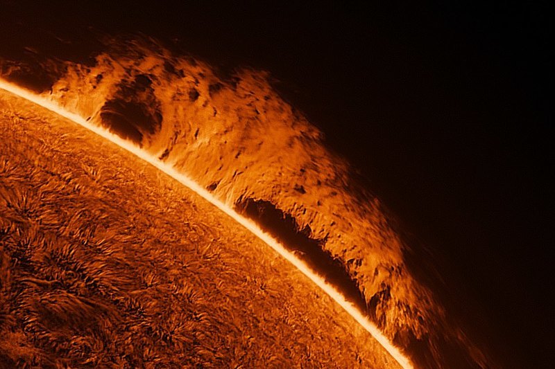 Британский пенсионер сделал серию невероятных снимков поверхности Солнца из своего сада