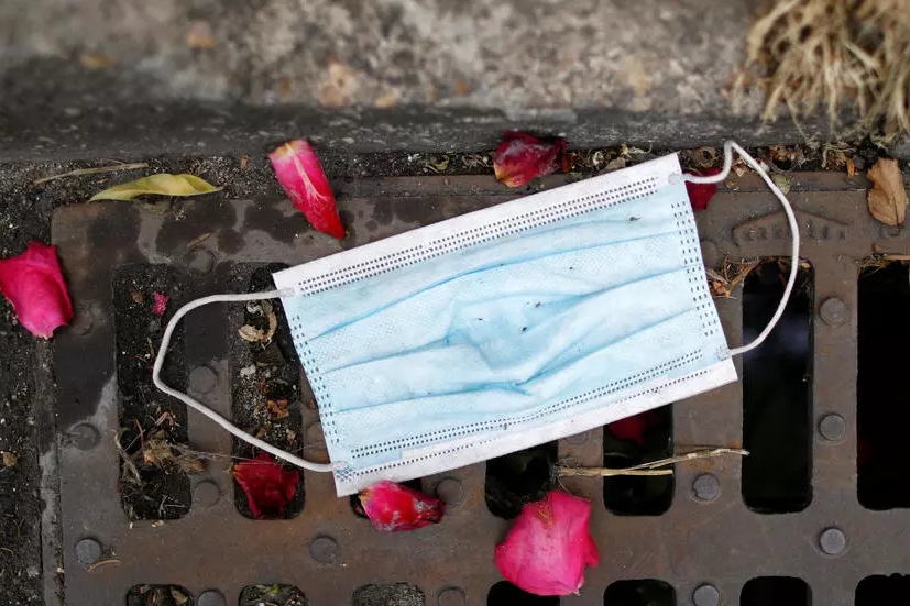 Во Франции за сутки зарегистрировано самое низкое число смертей от коронавируса: с сегодняшнего дня в стране начинается постепенная отмена карантинных мер