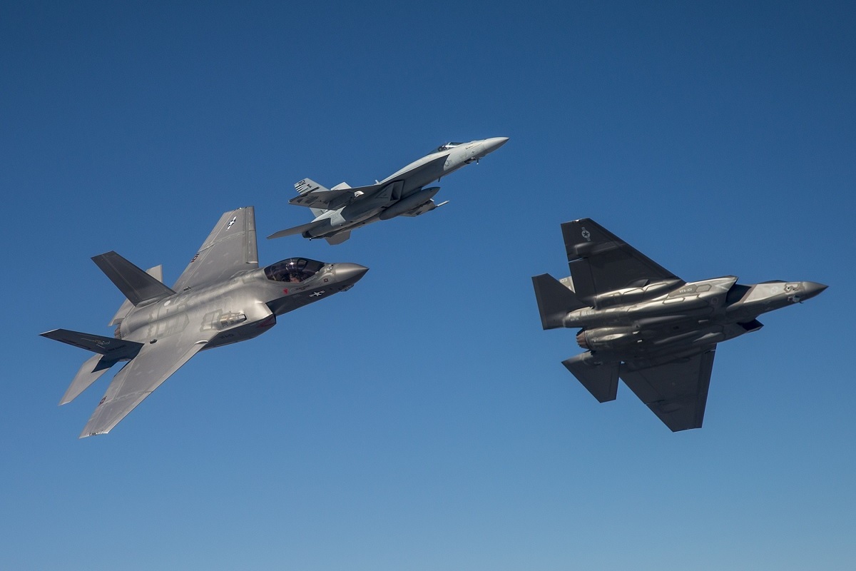СМИ: США запросили у Греции разрешение разместить на Крите самолеты F-35 и F-15