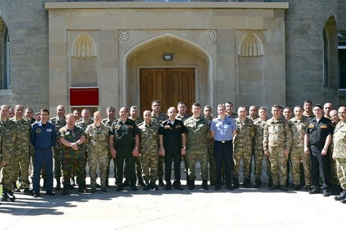 НАТО проводит тренинги в Азербайджане