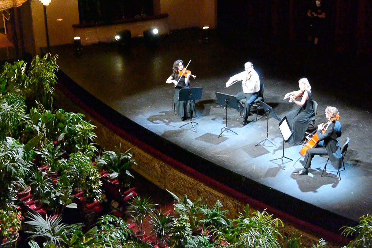 Оперный театр в Барселоне открылся после карантина и провел концерт для… растений