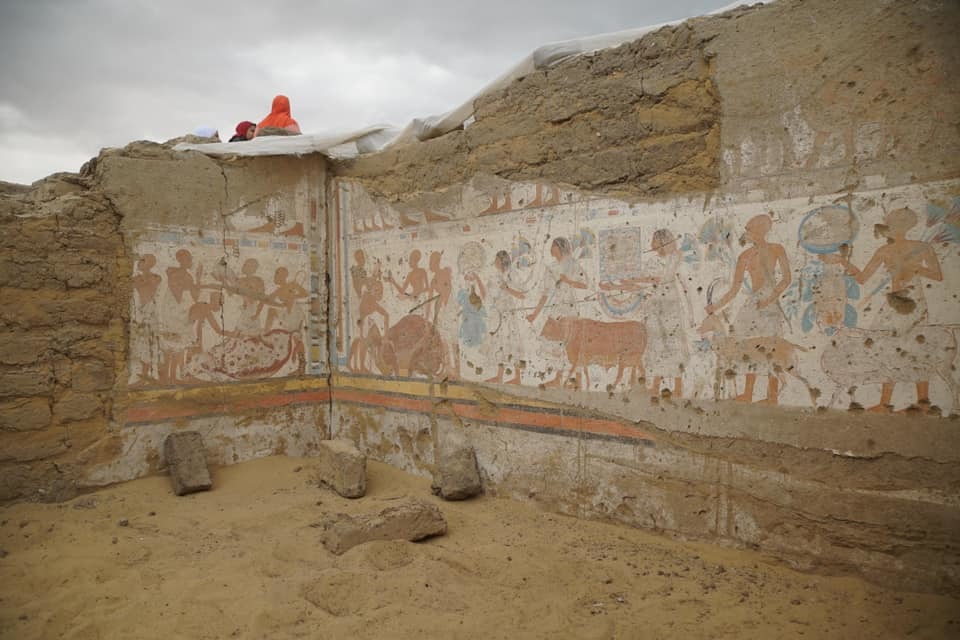 Археологи Каирского университета в ходе раскопок в Саккаре обнаружили гробницу казначея Рамзеса II