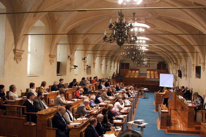В числе преступлений против человечества в ходе двух мировых войн Сенат Чехии осудил Геноцид армян
