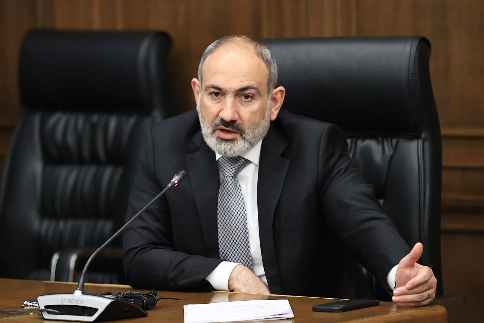 Կանխիկով բնակարան և ավտոմեքենա գնել հնարավոր չի լինելու․ Փաշինյանը՝ սպասվող օրենսդրական փոփոխությունների մասին