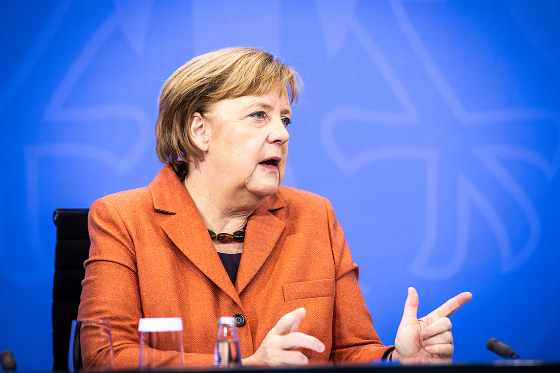 Меркель заступилась за Трампа из-за блокировок в соцсетях